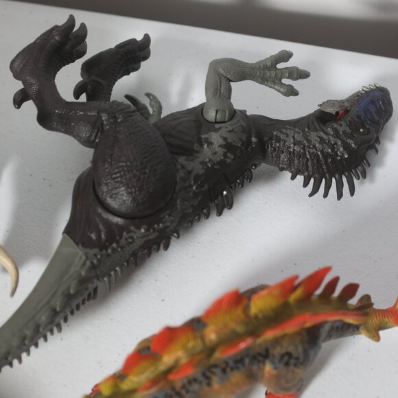 Lot of 4 Jurassic World Dinos: T-Rex, Triceratops Sound Strike, Dryptosaurus, St - Picture 8 of 9